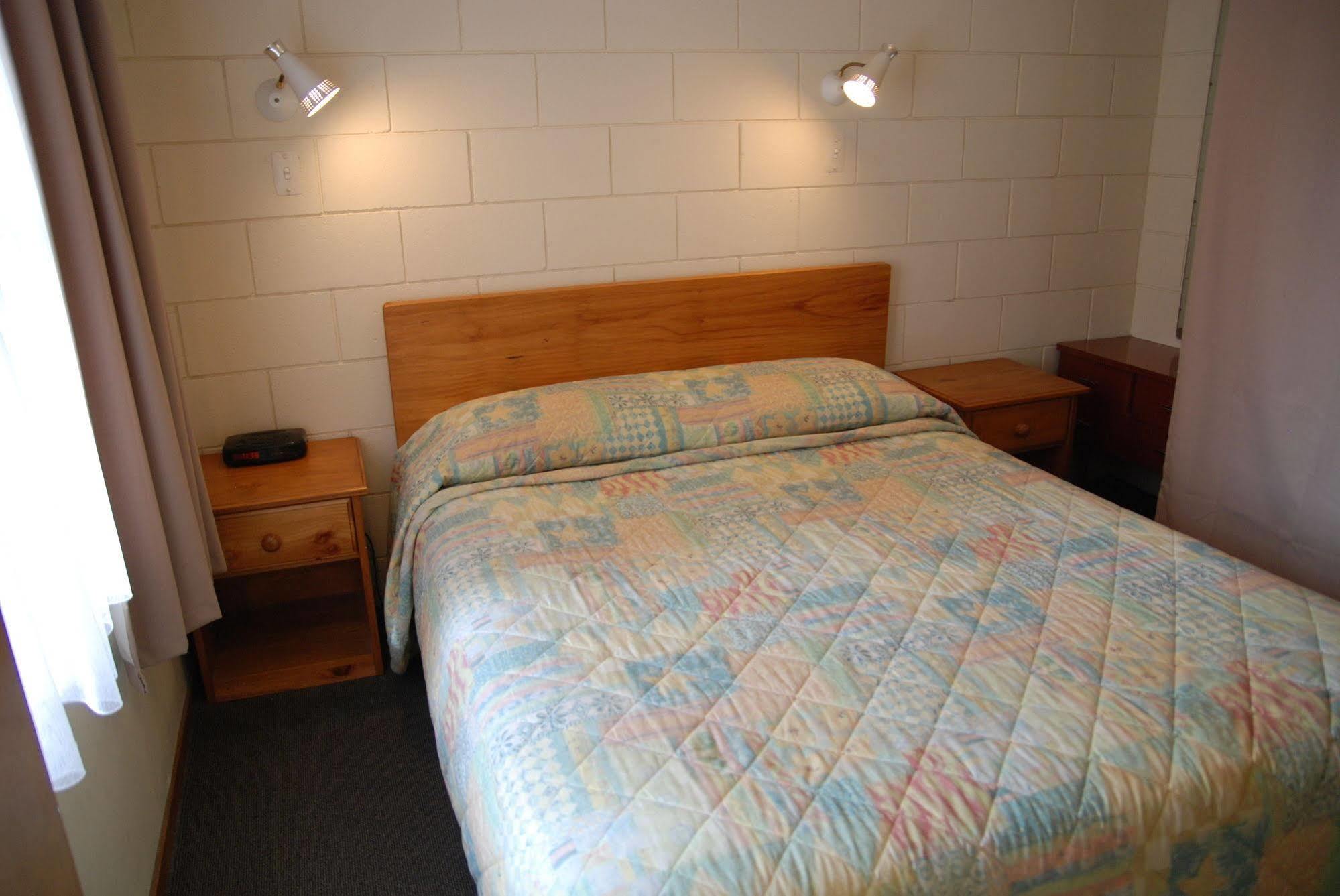 Manhattan Lodge Motel Hamilton Bagian luar foto